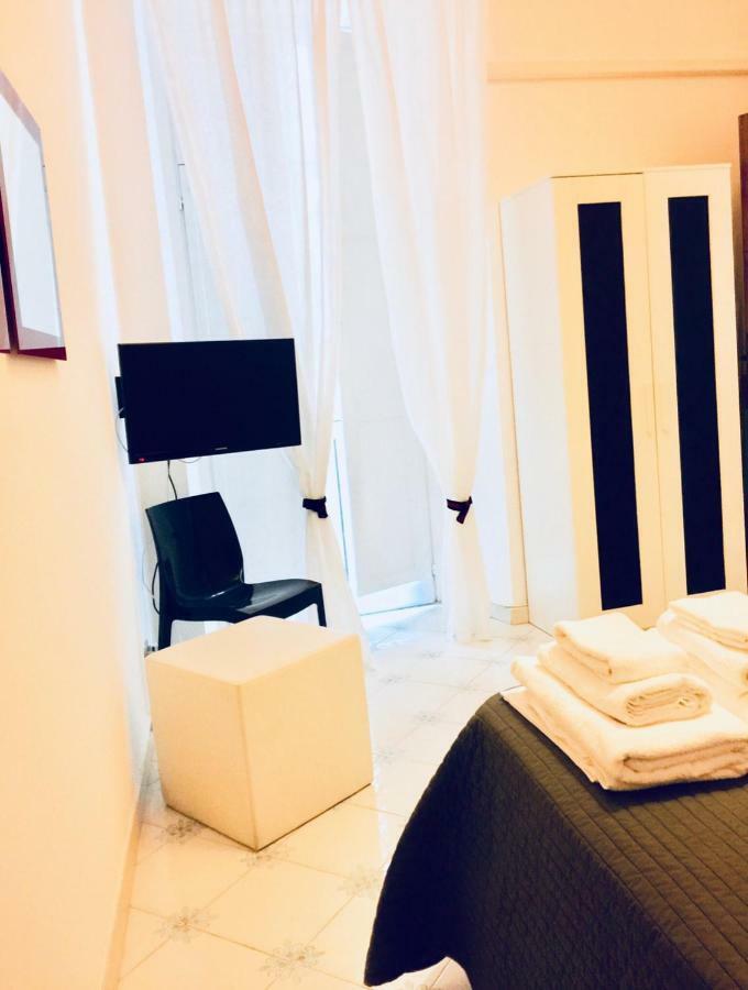 Dimora Dei Mercanti Salerno Bagian luar foto
